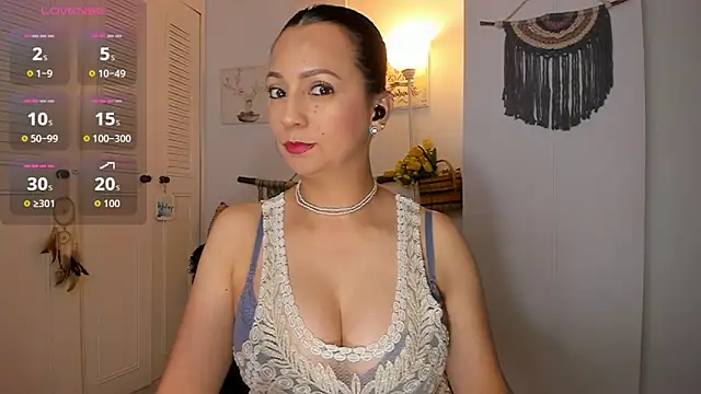 anaruiz  online show from 04.18.26