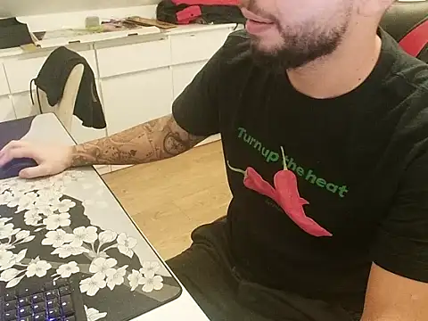 Snapshot of prezydentcam chatting on 09.22.25 prezydentcam online show from 09.22.25