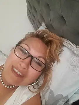 Kazsandraa online show from 05.15.26