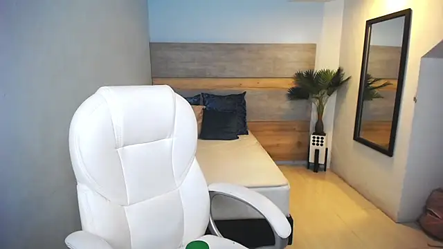 liseth fox online show from 12.12.24