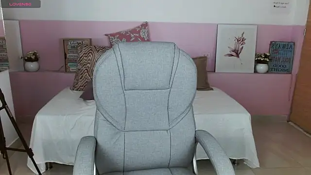 liseth fox online show from 12.14.24