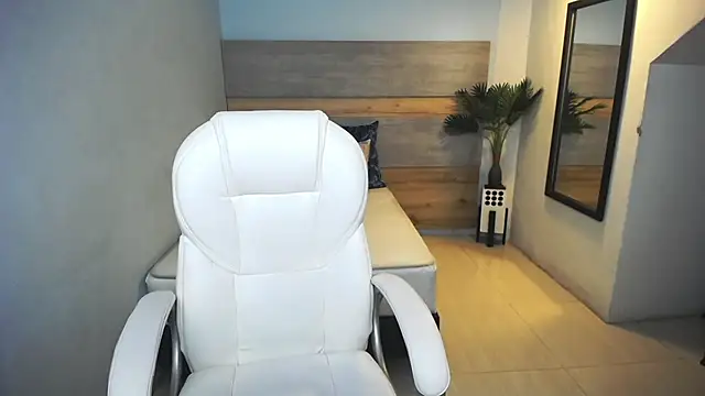 liseth fox online show from 12.28.24