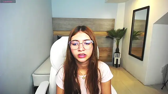 liseth fox online show from 02.26.25