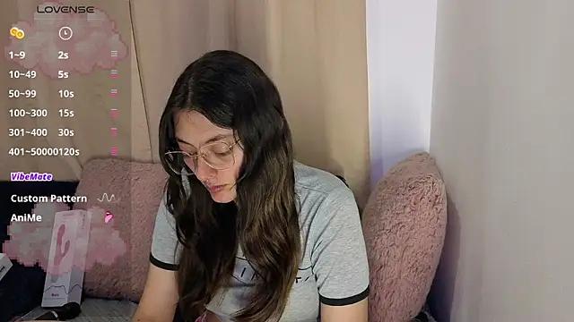 Snapshot of lessliee22_ chatting on 05.02.26 lessliee22 online show from 05.02.26