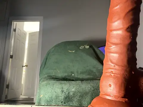 ChiRaqb8 online show from 04.01.26