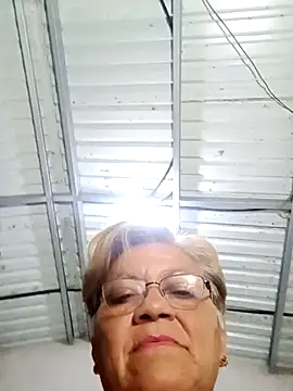 Snapshot of Madrastrahot69 chatting on 09.11.25 Madrastrahot69 online show from 09.11.25