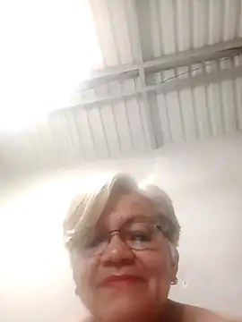 Snapshot of Madrastrahot69 chatting on 09.16.25 Madrastrahot69 online show from 09.16.25