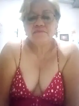 Snapshot of Madrastrahot69 chatting on 09.20.25 Madrastrahot69 online show from 09.20.25