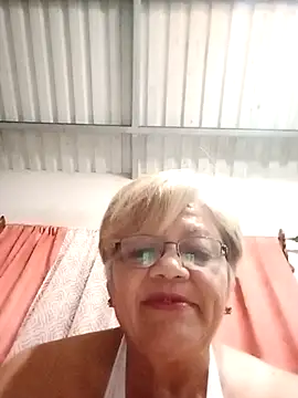 Snapshot of Madrastrahot69 chatting on 10.01.25 Madrastrahot69 online show from 10.01.25