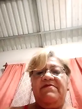 Snapshot of Madrastrahot69 chatting on 10.02.25 Madrastrahot69 online show from 10.02.25