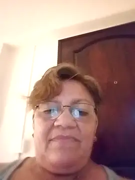 Snapshot of Madrastrahot69 chatting on 10.29.25 Madrastrahot69 online show from 10.29.25