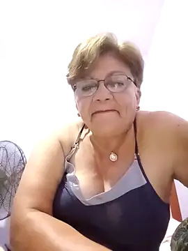 Madrastrahot69 online show from 11.17.25