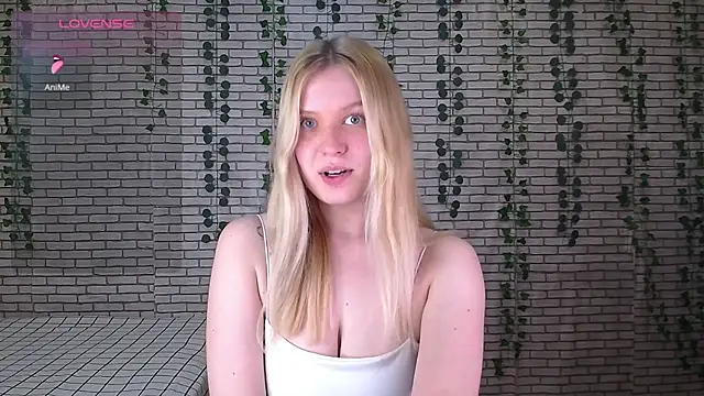 EmiliaDuchess online show from 10.11.25