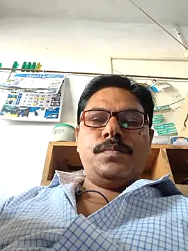 Snapshot of Srmotrs chatting on 05.04.26 Srmotrs online show from 05.04.26