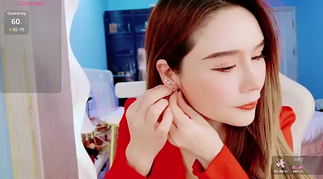 HU131452 online show from 03.21.25