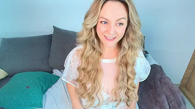 Snapshot of ladychanel_1 chatting on 02.26.26 ladychanel 1 online show from 02.26.26