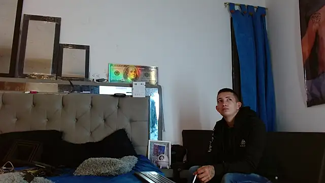 parejacaliente20154 online show from 02.09.25