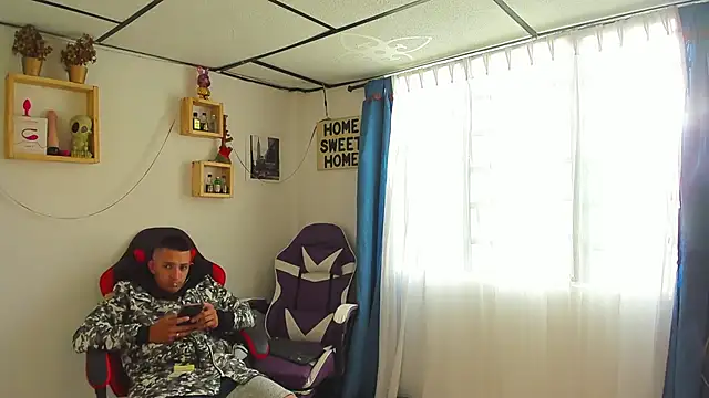 parejacaliente20154 online show from 06.08.26