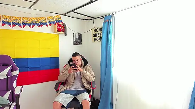 parejacaliente20154 online show from 06.10.26