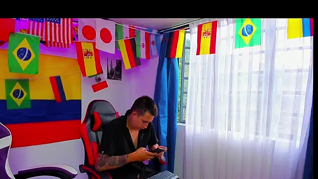 parejacaliente20154 online show from 07.03.26