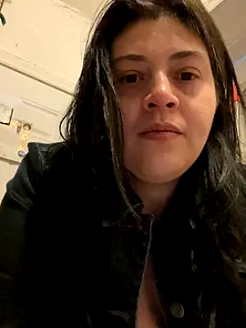 Snapshot of kriztal_pretty chatting on 11.29.25 kriztal pretty online show from 11.29.25
