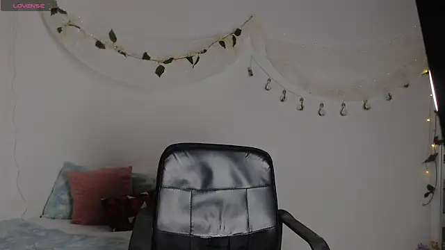 Snapshot of Keyti_Sullivan chatting on 01.11.25 Keyti Sullivan online show from 01.11.25