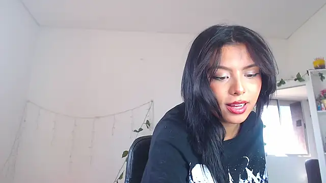 Snapshot of Keyti_Sullivan chatting on 02.19.25 Keyti Sullivan online show from 02.19.25