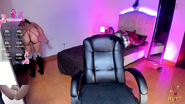 Snapshot of vampirellaa_crazy_ chatting on 12.03.25 vampirellaa crazy online show from 12.03.25