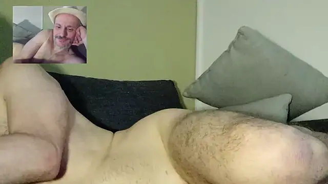 Snapshot of Zed0l1Mod chatting on 12.23.24 Zed0l1Mod online show from 12.23.24