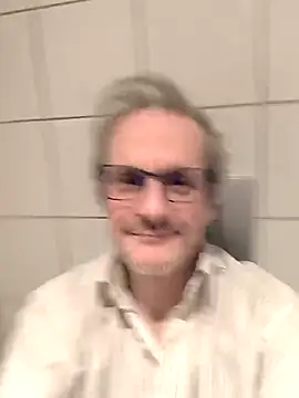 Snapshot of Zed0l1Mod chatting on 02.17.25 Zed0l1Mod online show from 02.17.25