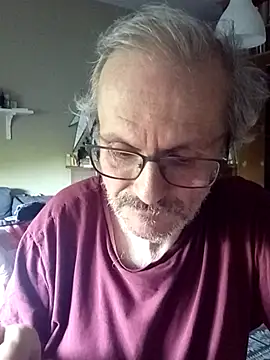 Snapshot of Zed0l1Mod chatting on 07.31.26 Zed0l1Mod online show from 07.31.26