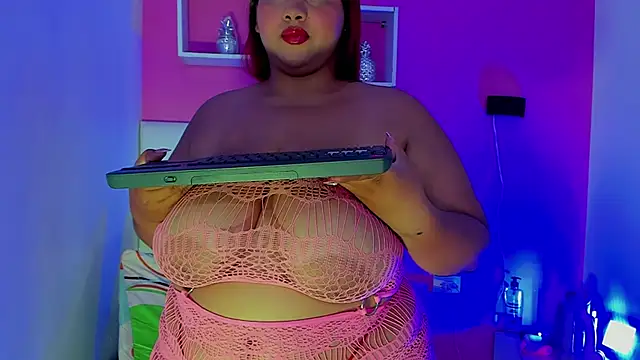 Alanna hot3 online show from 06.18.26