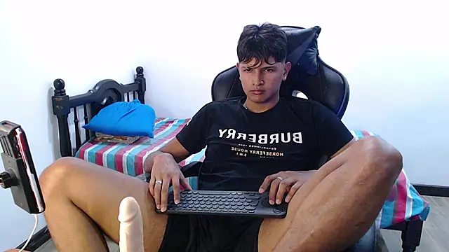 Snapshot of alex_245711 chatting on 11.20.25 alex 245711 online show from 11.20.25