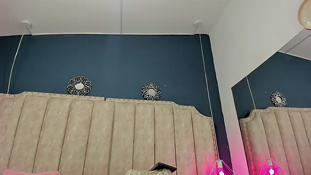 Snapshot of ShanelWest chatting on 01.09.25 ShanelWest online show from 01.09.25