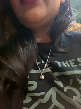 HaaniKaur online show from 01.02.25