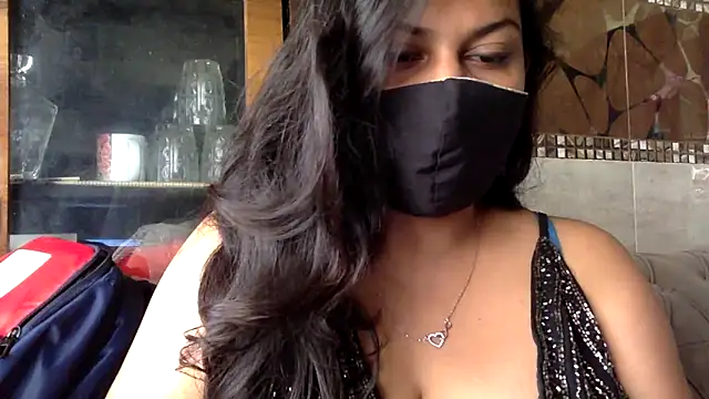 HaaniKaur online show from 05.11.26