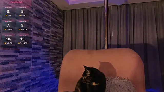 Snapshot of Hairyandsexysalma chatting on 12.13.24 Hairyandsexysalma online show from 12.13.24