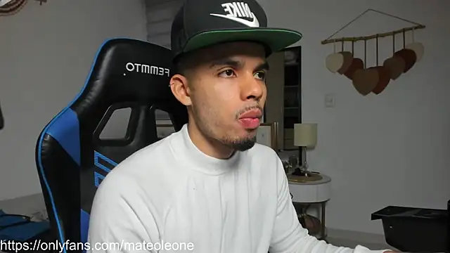 Snapshot of mateoleonee chatting on 02.17.26 mateoleonee online show from 02.17.26