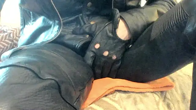 leatherz69 online show from 04.03.26