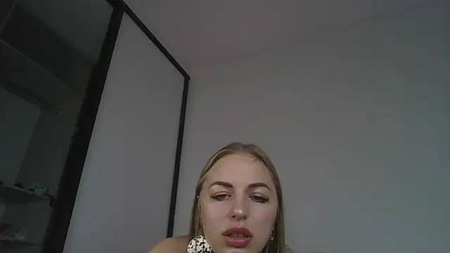 Snapshot of Kristina_diamond chatting on 01.03.25 Kristina diamond online show from 01.03.25