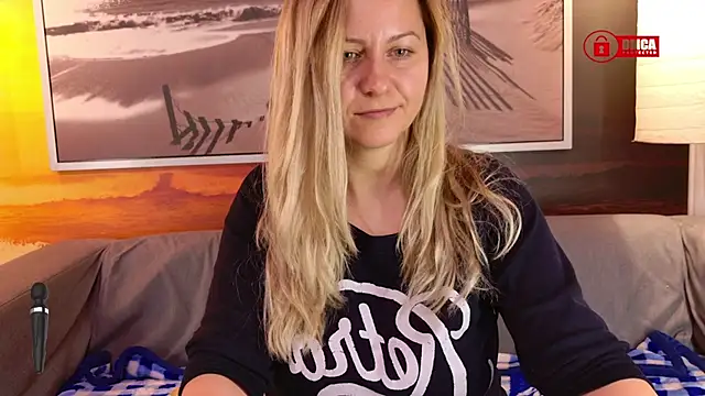 Snapshot of BigBoobsARRI chatting on 03.22.25 BigBoobsARRI online show from 03.22.25