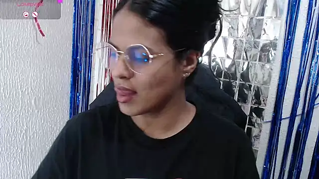 SweetAlmaa online show from 09.16.25