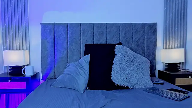 Ema Stone65 online show from 09.28.25