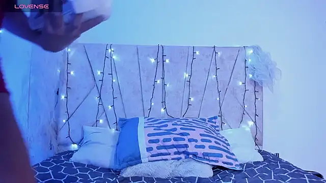 Snapshot of Kaela18 chatting on 12.11.24 Kaela18 online show from 12.11.24