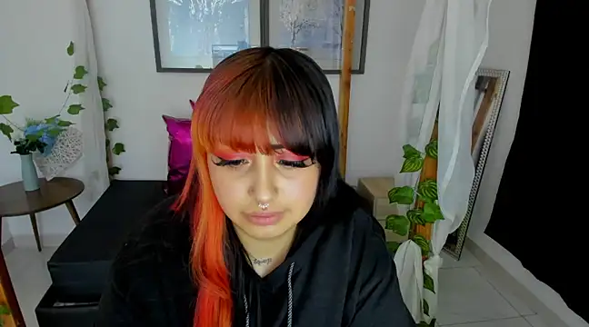 Snapshot of lussyevans24 chatting on 01.27.25 lussyevans24 online show from 01.27.25