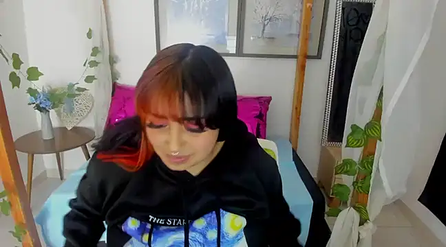 Snapshot of lussyevans24 chatting on 01.29.25 lussyevans24 online show from 01.29.25