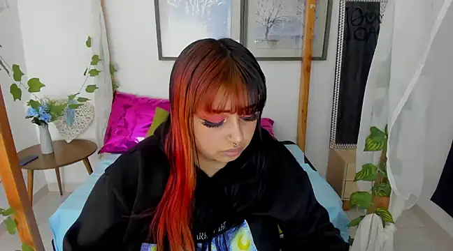 Snapshot of lussyevans24 chatting on 01.29.25 lussyevans24 online show from 01.29.25