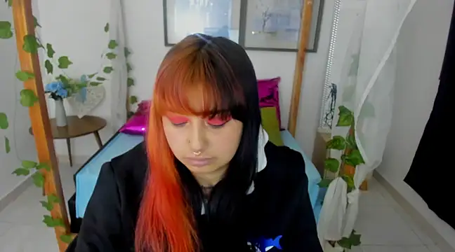 Snapshot of lussyevans24 chatting on 01.30.25 lussyevans24 online show from 01.30.25