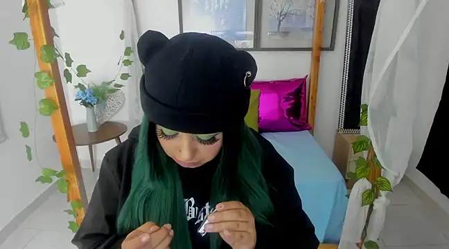 Snapshot of lussyevans24 chatting on 02.01.25 lussyevans24 online show from 02.01.25