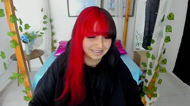 Snapshot of lussyevans24 chatting on 02.07.25 lussyevans24 online show from 02.07.25